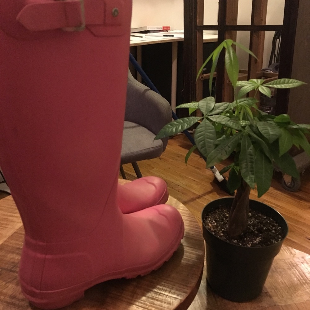Size 7 pink hunter boots matte